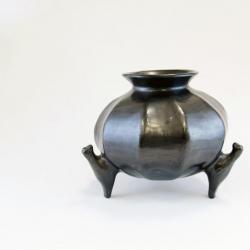 Pumpkin-Shaped Pot with 3 Bird Feet